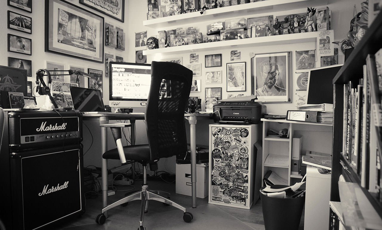 Das Foto zeigt das Studio von Dirk Behlau in Bonn.